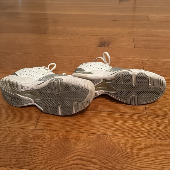 Prince T22 pickleball or tennis shoes - Picture 3 of 3